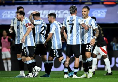 La selección argentina venció 1-0 a Perú y cerró el 2024 como líder de las Eliminatorias